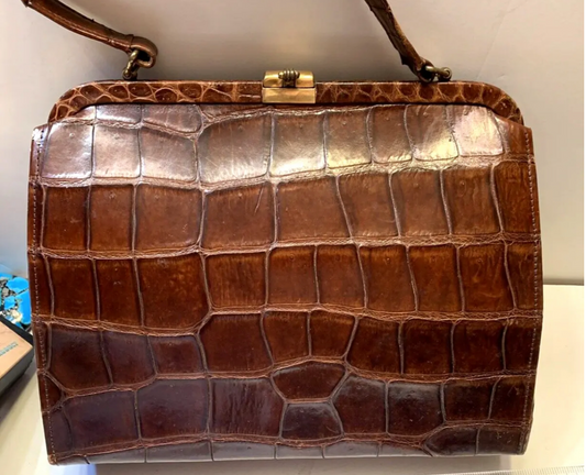 1940s CROCODILE GOLDSEAL LEATHERGOODS CLUTCH PURSE
